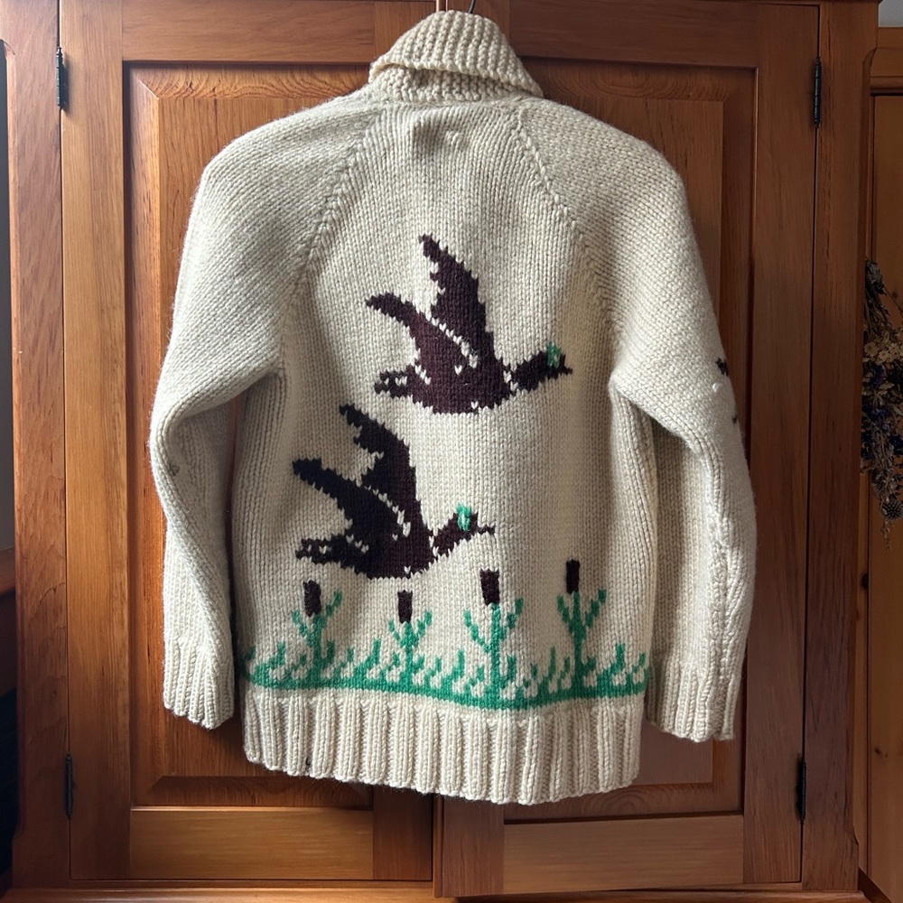 Vintage 1950's Hand-Knit Wool Cardigan Ducks - Picture 5 of 8
